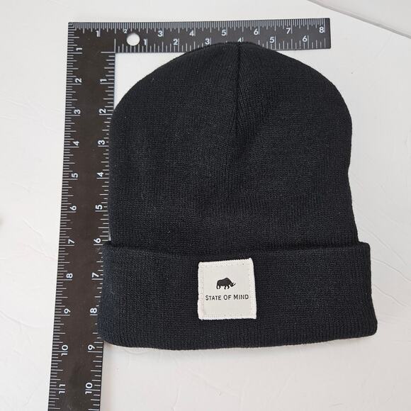 State of Mind Beanie, Socks, and Vegan Leather Wallet Gift Set - Picture 5 of 10